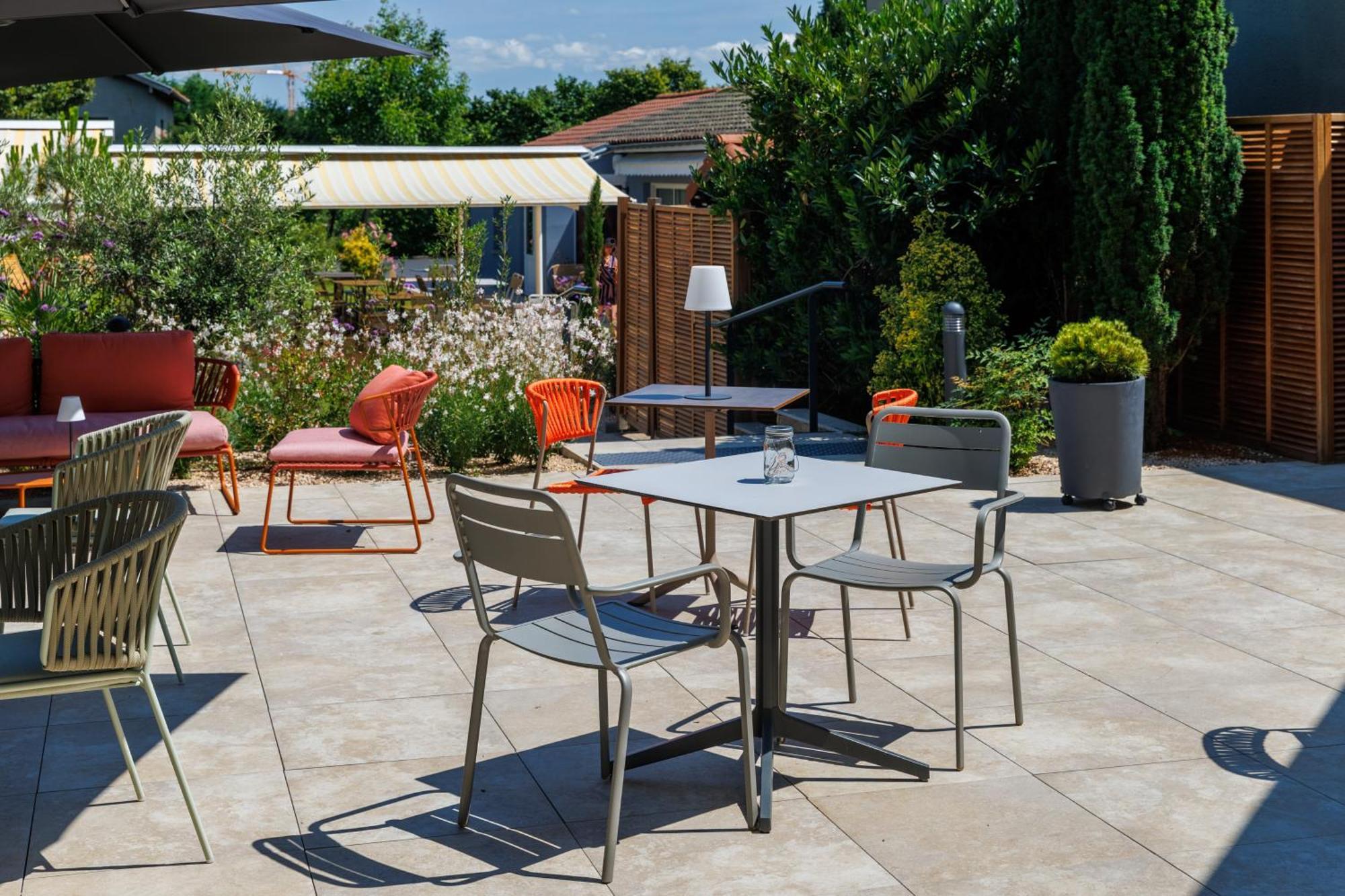 The Originals Boutique, Hotel Le Pariou, Issoire Exterior foto